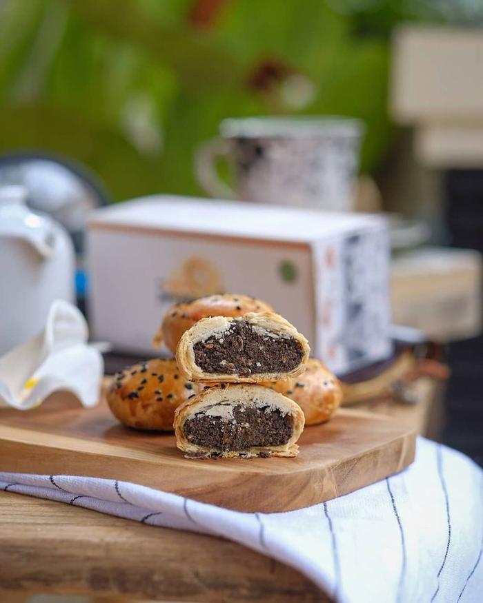 Bakpia Kering Black Sesame Isi 10